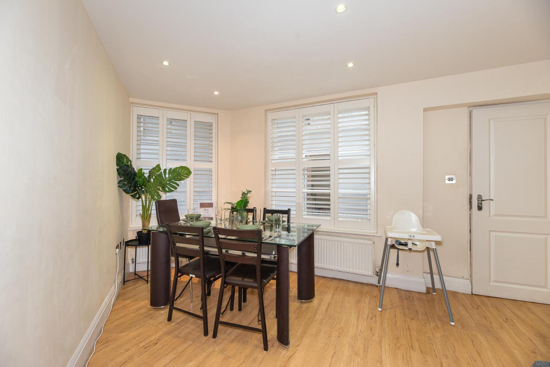 3 Bedroom Apartment With Private Terrace In Pimlico, Westminster, Victoria 런던 외부 사진