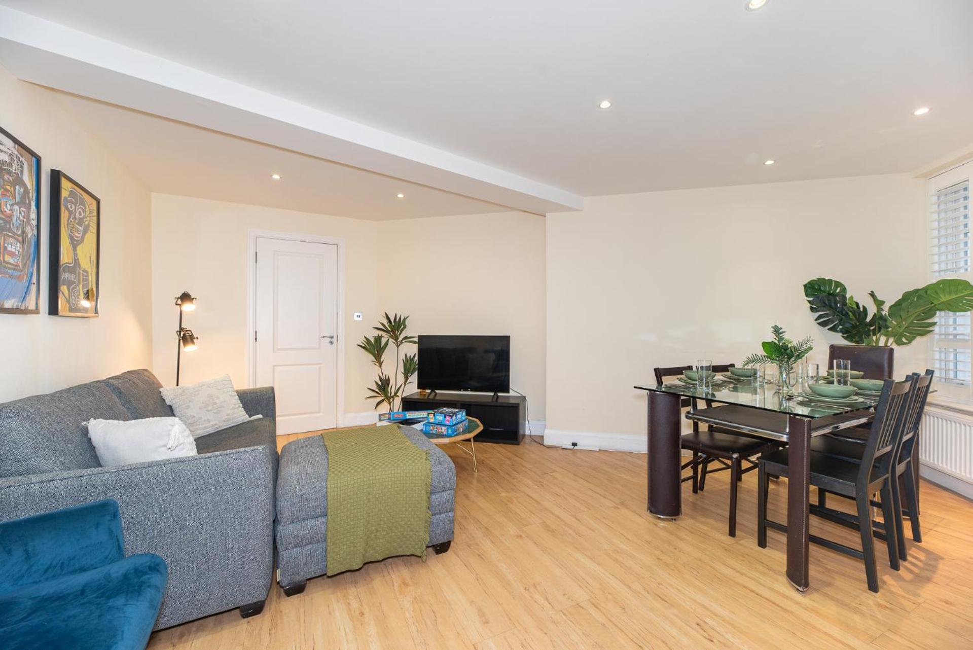 3 Bedroom Apartment With Private Terrace In Pimlico, Westminster, Victoria 런던 외부 사진