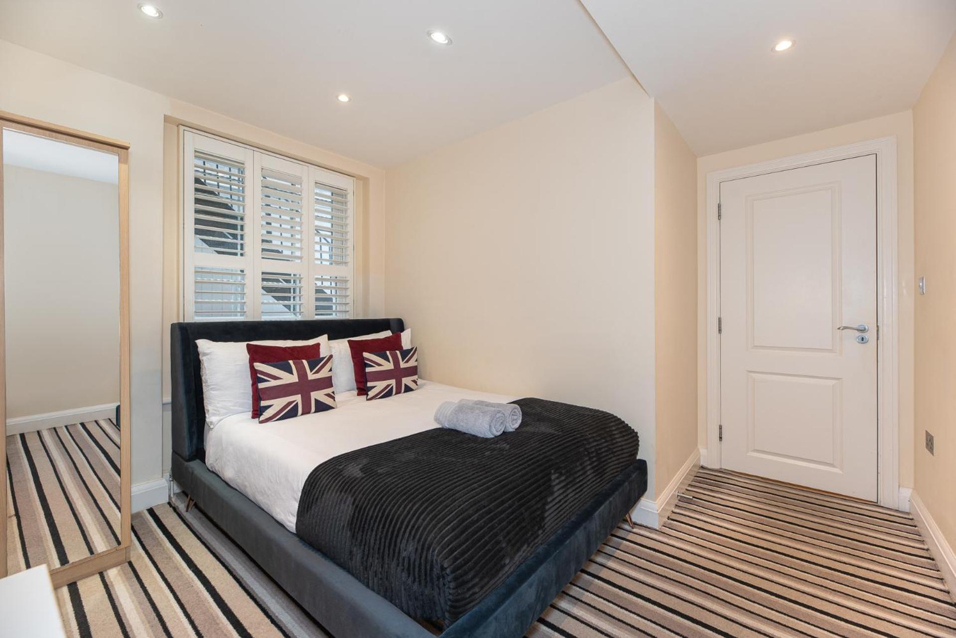 3 Bedroom Apartment With Private Terrace In Pimlico, Westminster, Victoria 런던 외부 사진