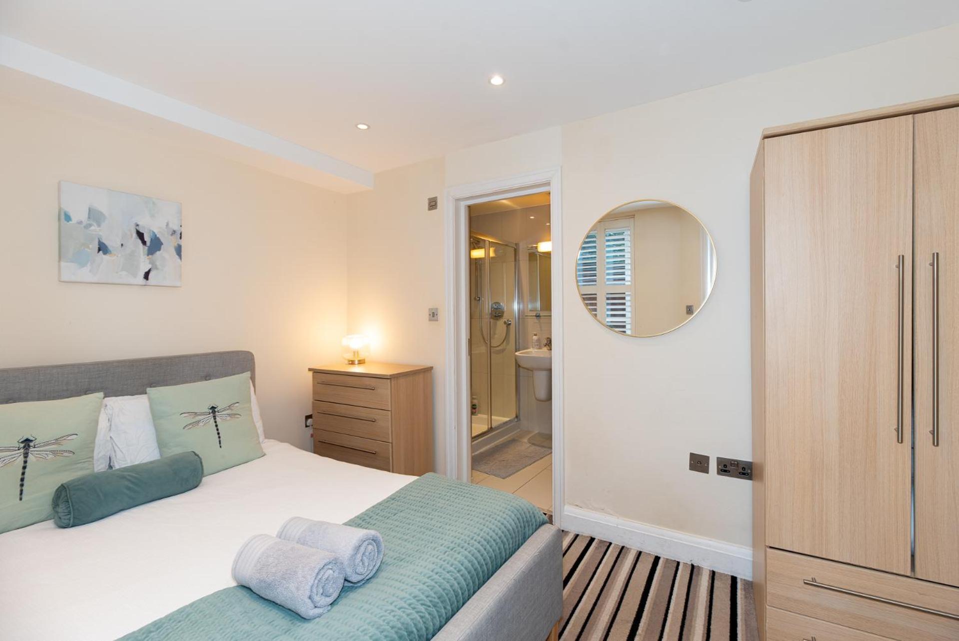 3 Bedroom Apartment With Private Terrace In Pimlico, Westminster, Victoria 런던 외부 사진