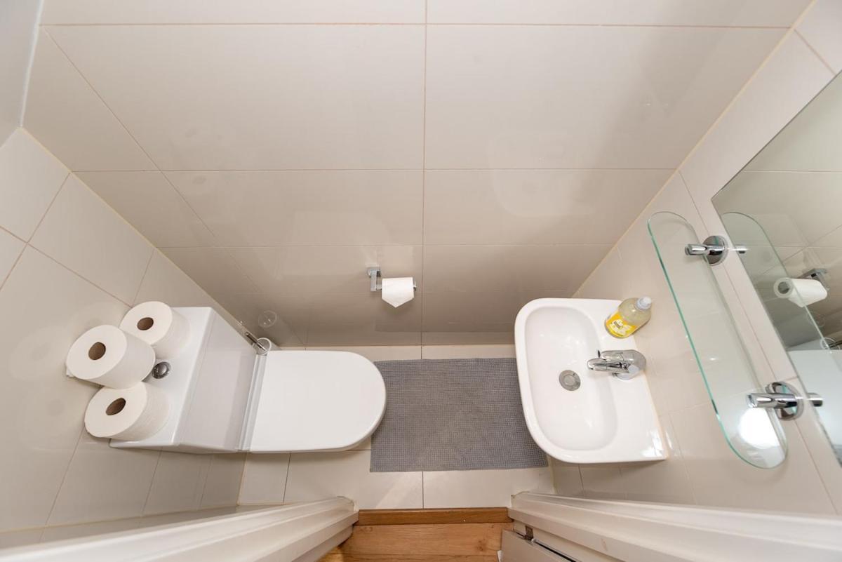 3 Bedroom Apartment With Private Terrace In Pimlico, Westminster, Victoria 런던 외부 사진