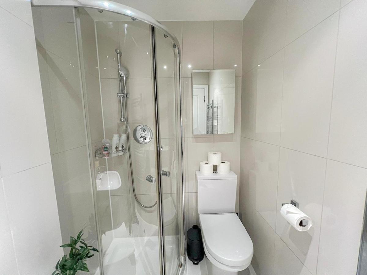 3 Bedroom Apartment With Private Terrace In Pimlico, Westminster, Victoria 런던 외부 사진