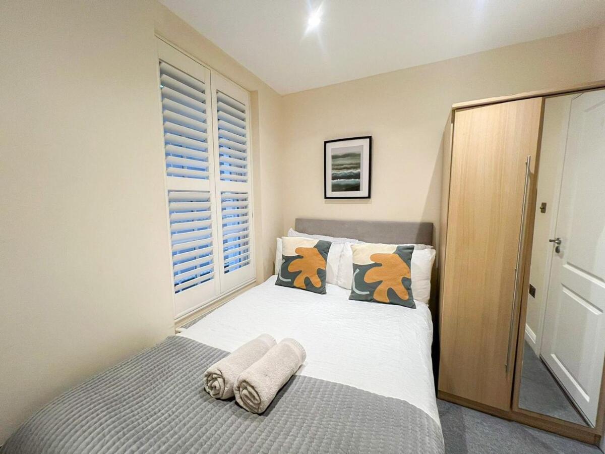 3 Bedroom Apartment With Private Terrace In Pimlico, Westminster, Victoria 런던 외부 사진