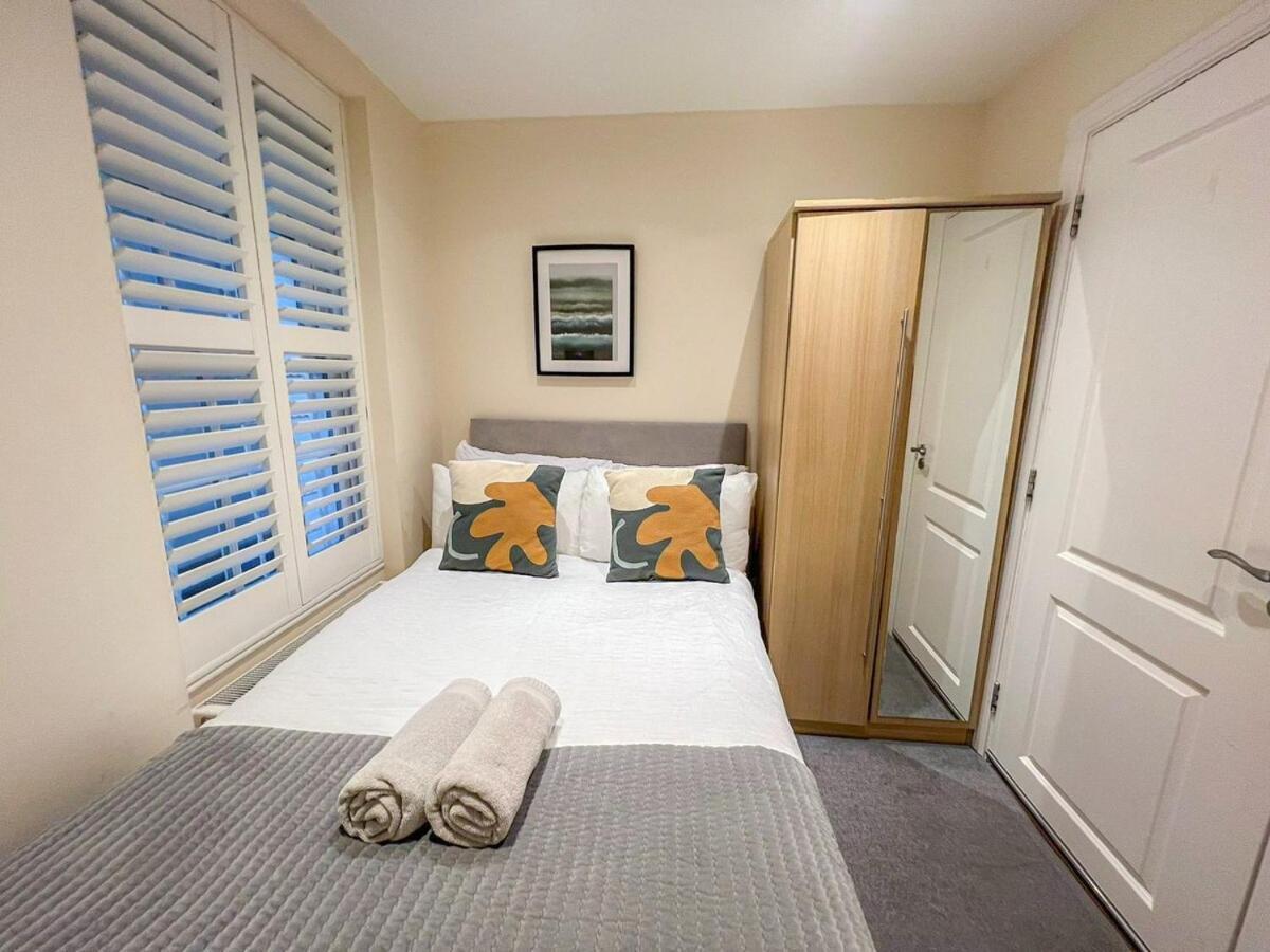 3 Bedroom Apartment With Private Terrace In Pimlico, Westminster, Victoria 런던 외부 사진
