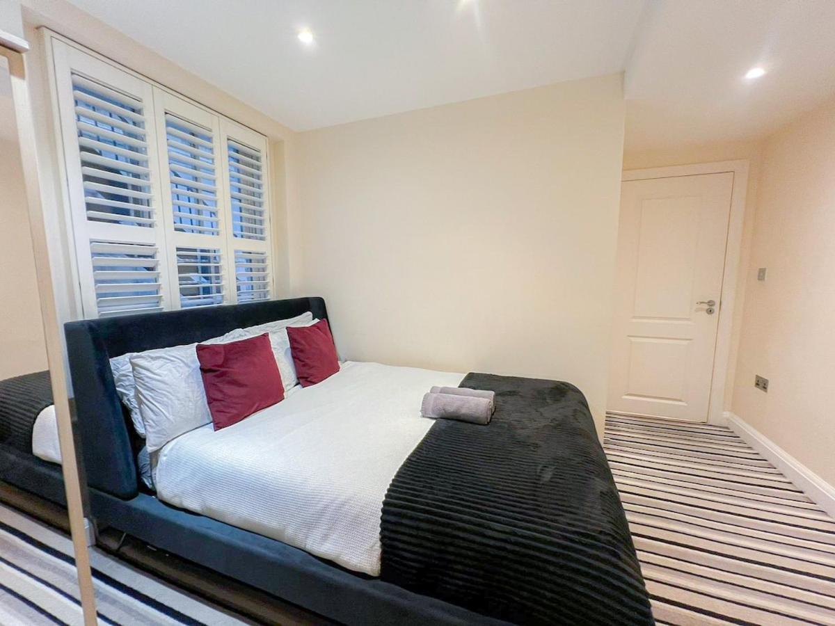 3 Bedroom Apartment With Private Terrace In Pimlico, Westminster, Victoria 런던 외부 사진