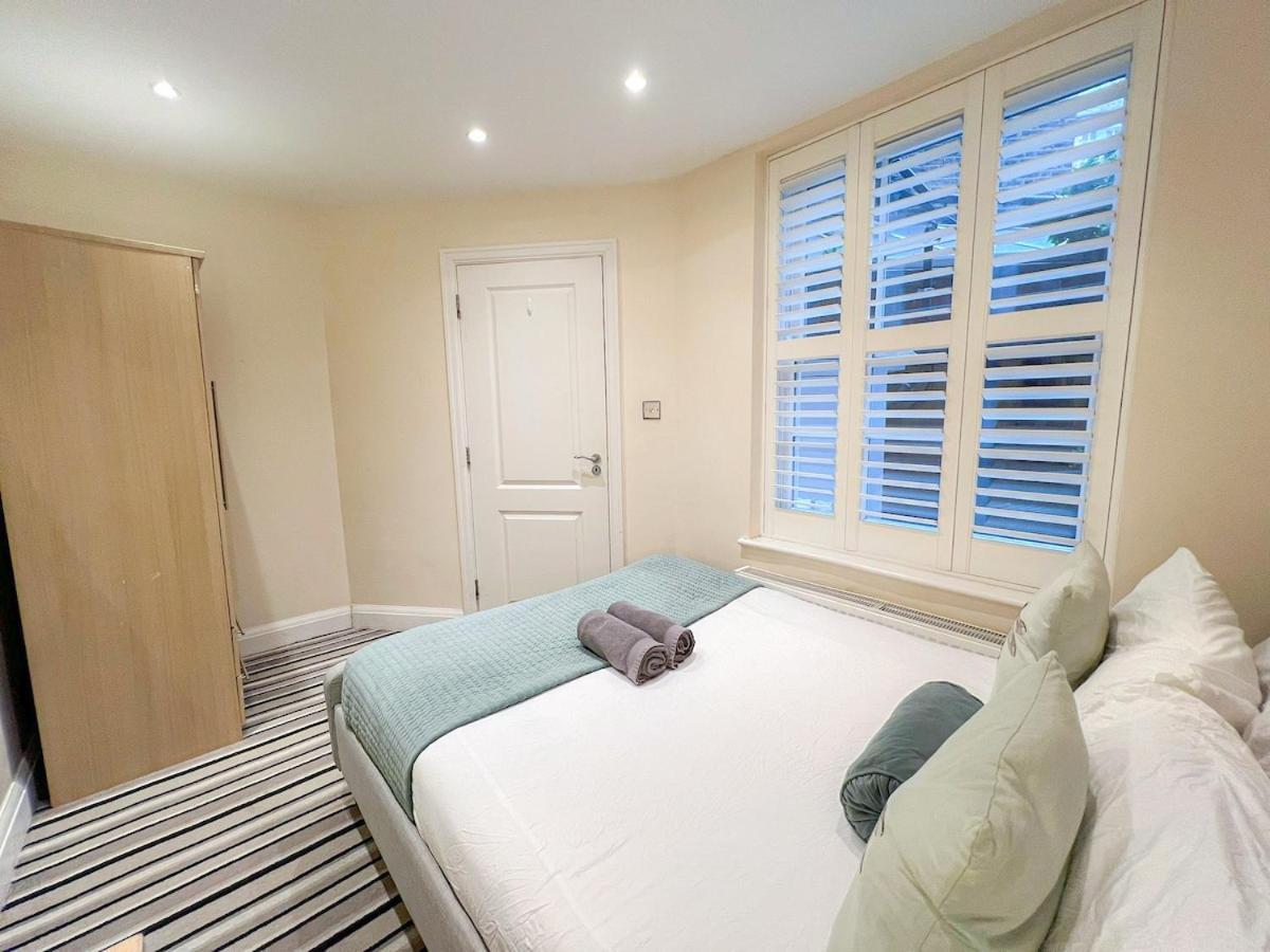 3 Bedroom Apartment With Private Terrace In Pimlico, Westminster, Victoria 런던 외부 사진
