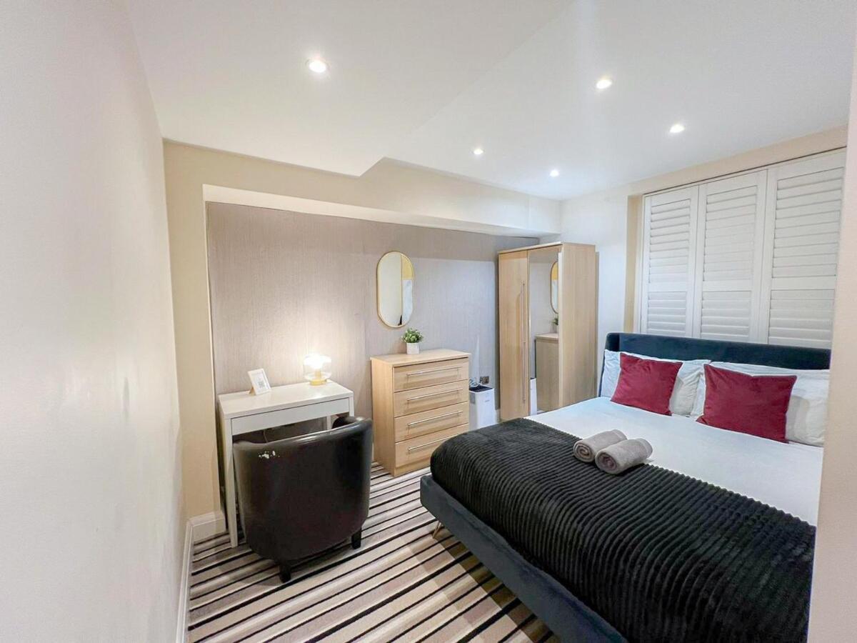 3 Bedroom Apartment With Private Terrace In Pimlico, Westminster, Victoria 런던 외부 사진