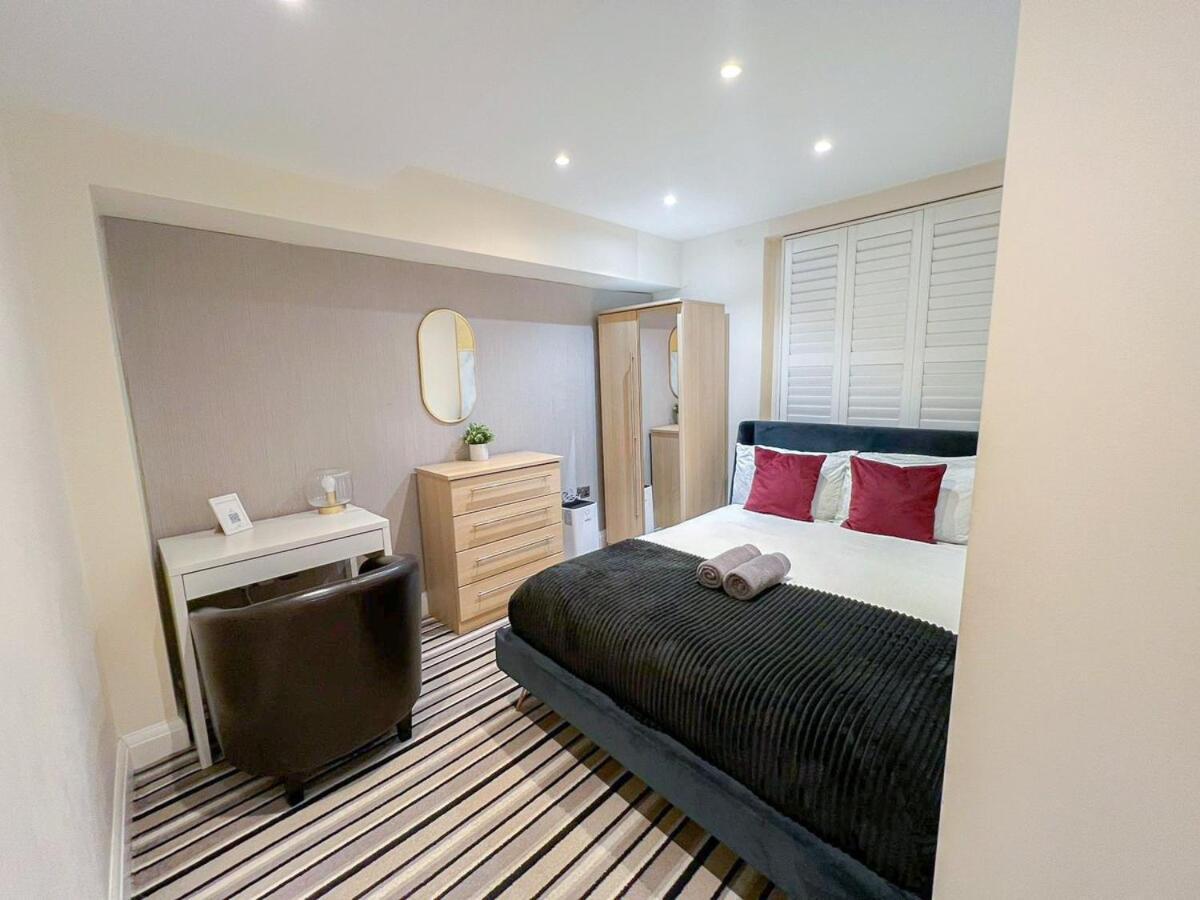 3 Bedroom Apartment With Private Terrace In Pimlico, Westminster, Victoria 런던 외부 사진