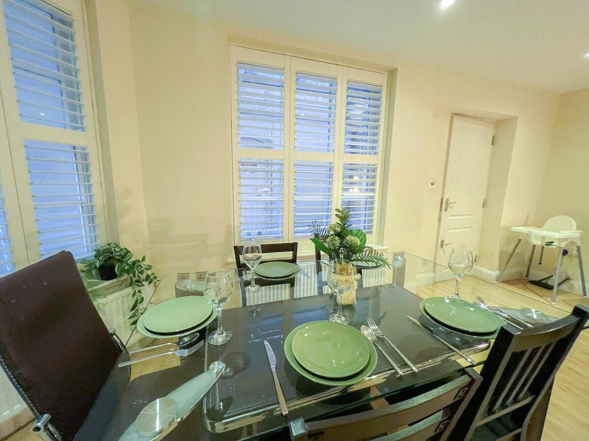 3 Bedroom Apartment With Private Terrace In Pimlico, Westminster, Victoria 런던 외부 사진
