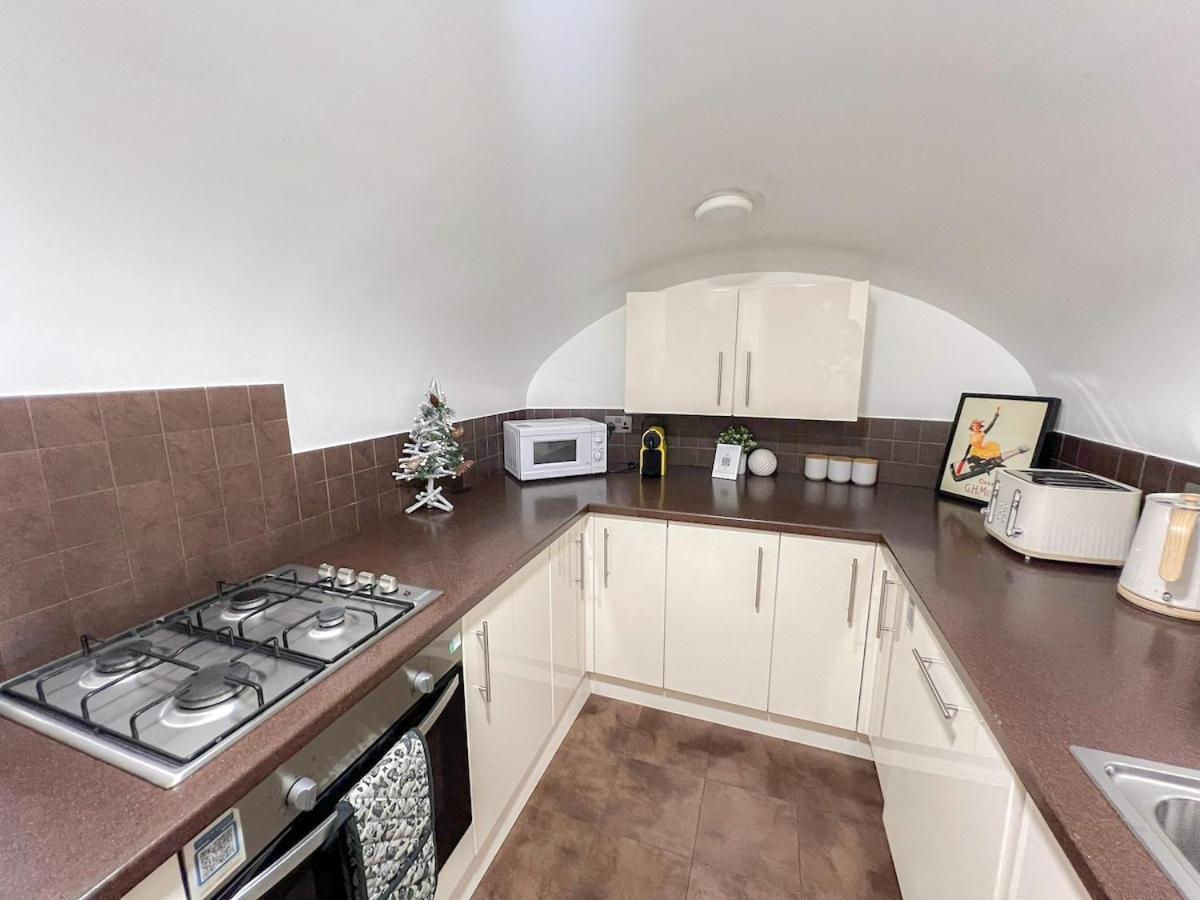 3 Bedroom Apartment With Private Terrace In Pimlico, Westminster, Victoria 런던 외부 사진