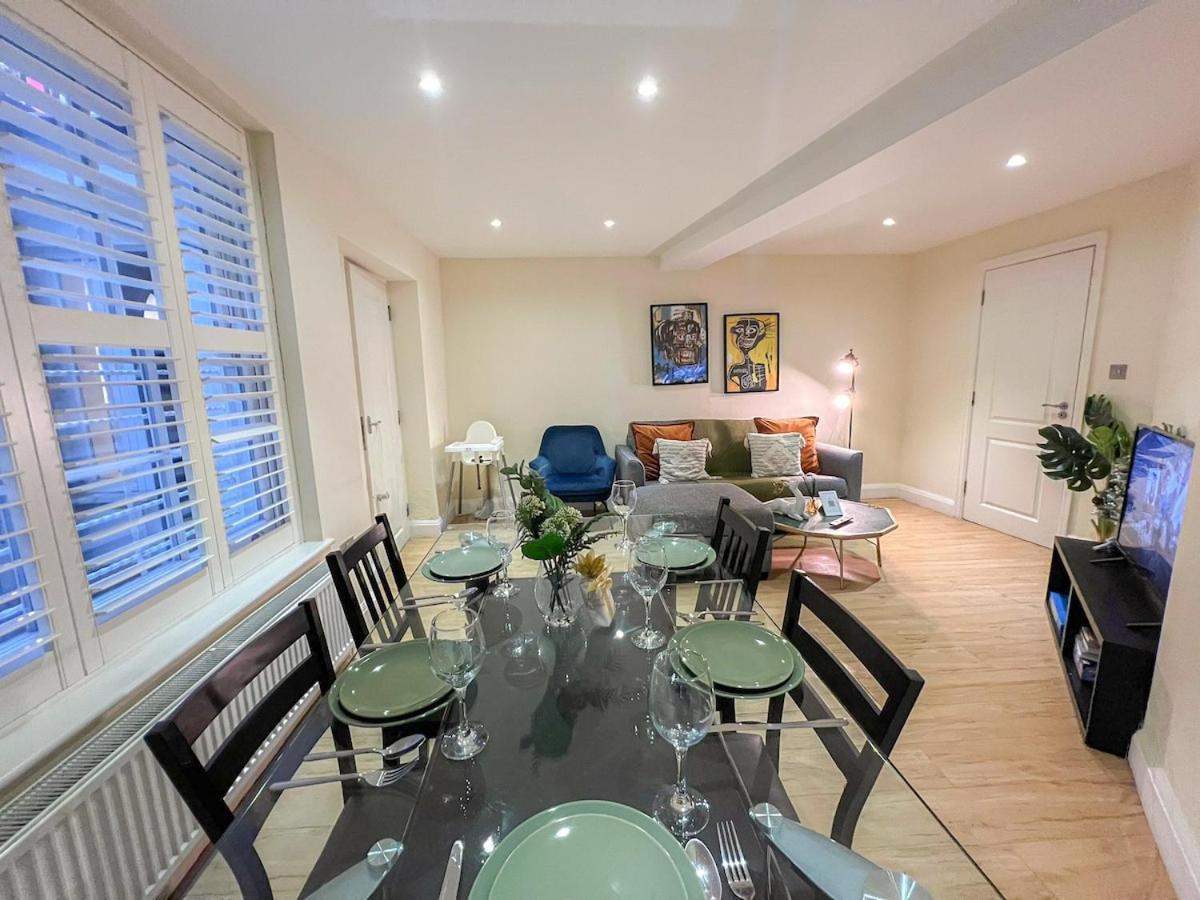 3 Bedroom Apartment With Private Terrace In Pimlico, Westminster, Victoria 런던 외부 사진